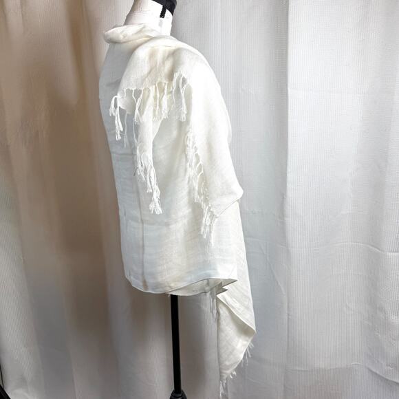 Beautiful Nordstrom Long Linen Blend Ivory Scarf Wrap Fringe 28x80" Boho EUC - Picture 4 of 8
